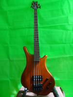 Dean  E-Bass